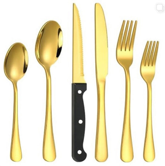 Cubiertos dorados